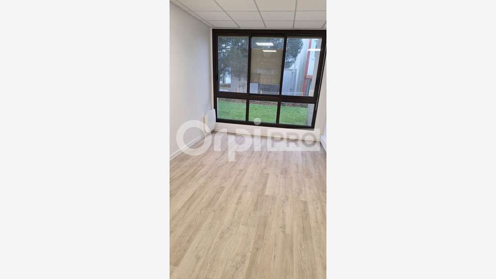 Bureaux 114m² à louer à Saint-Nazaire Ouest