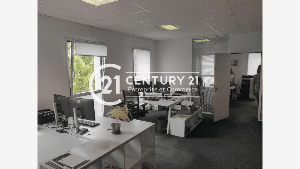 A louer plateau de bureaux 105m² R+1 Saint-Nazaire