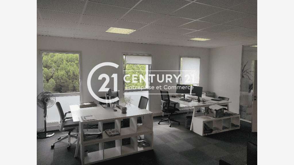 A louer plateau de bureaux 105m² R+1 Saint-Nazaire