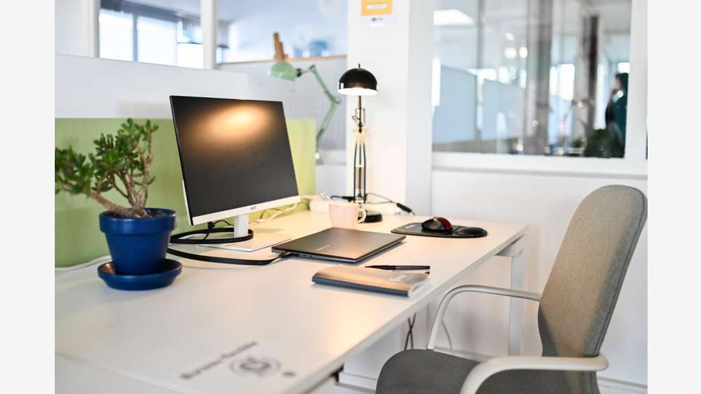 À louer – Bureaux privatifs et postes en co