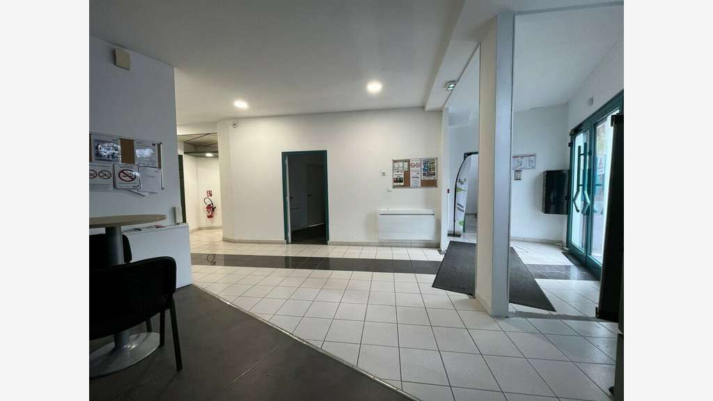 A louer bureaux 480m² à Saint-Omer (62)