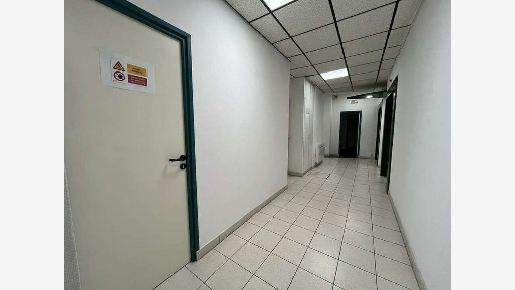 A louer bureaux 480m² à Saint-Omer (62)