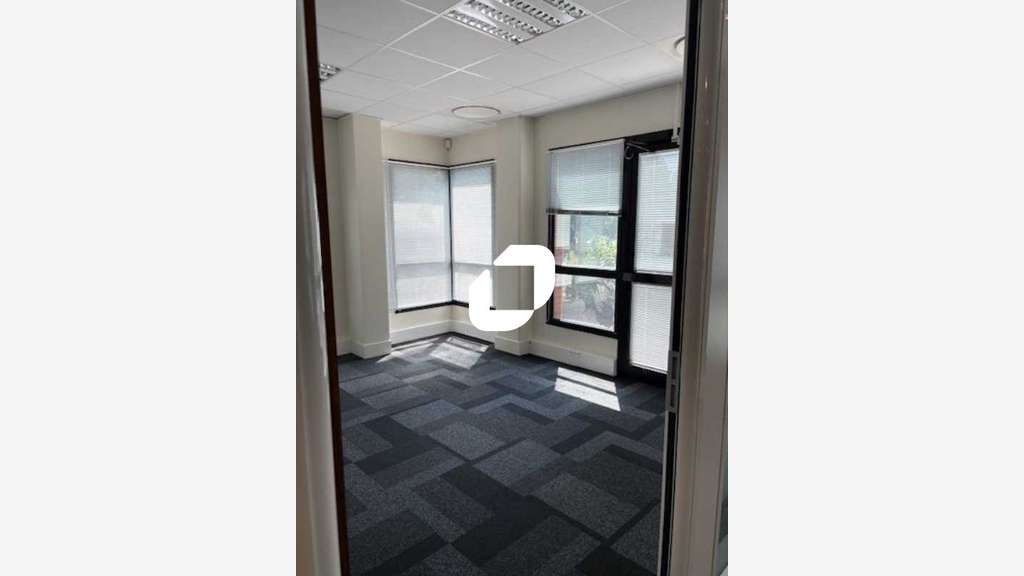 A louer Bureaux 2032m² Saint ouen