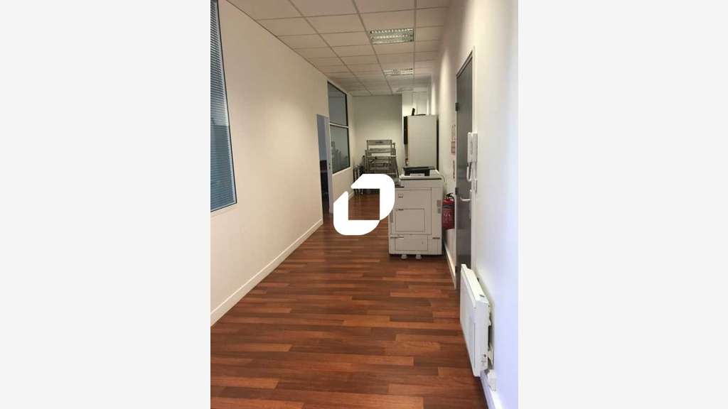 A louer Bureaux 368m² Saint ouen