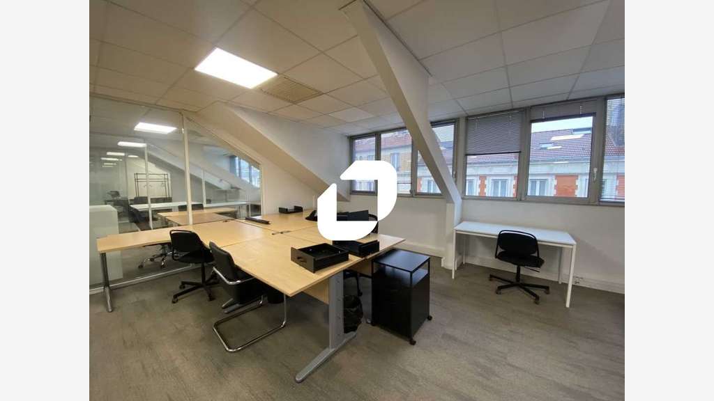A louer Bureaux 297m² Saint ouen