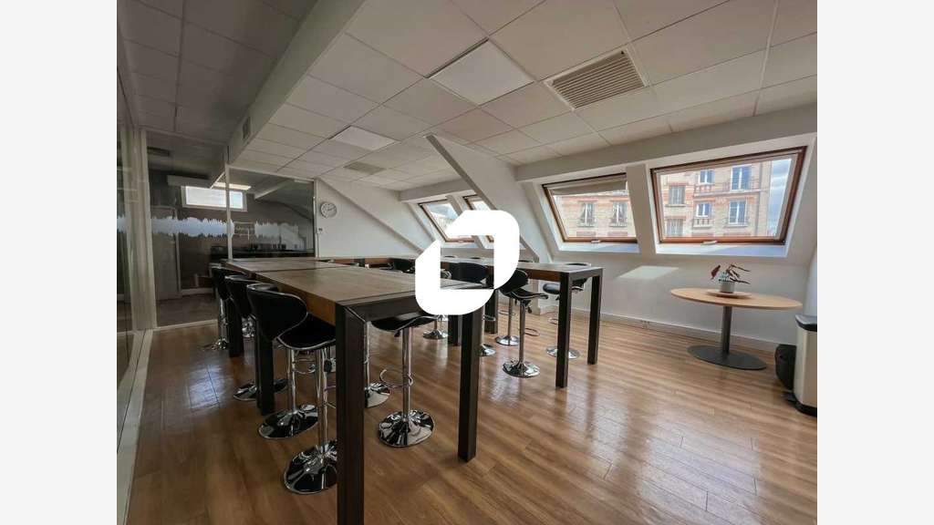 A louer Bureaux 297m² Saint ouen