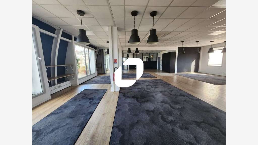 A louer Bureaux 295m² Saint ouen