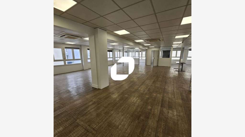 A louer Bureaux 230m² Saint ouen