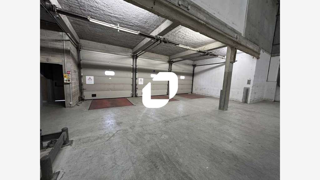 A louer Bureaux 421m² Saint ouen