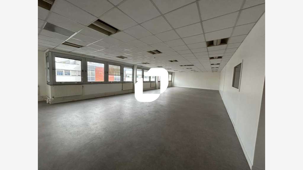 A louer Bureaux 421m² Saint ouen