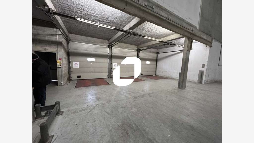 A louer Bureaux 421m² Saint ouen