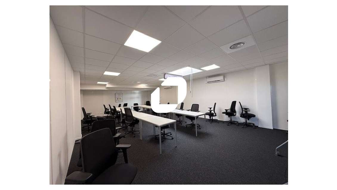 A louer Bureaux 785m² Saint ouen l'aumone