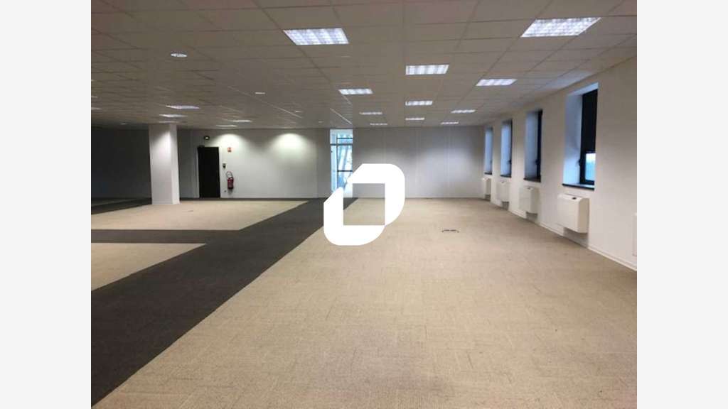 A louer Bureaux 1351m² Saint ouen l'aumone