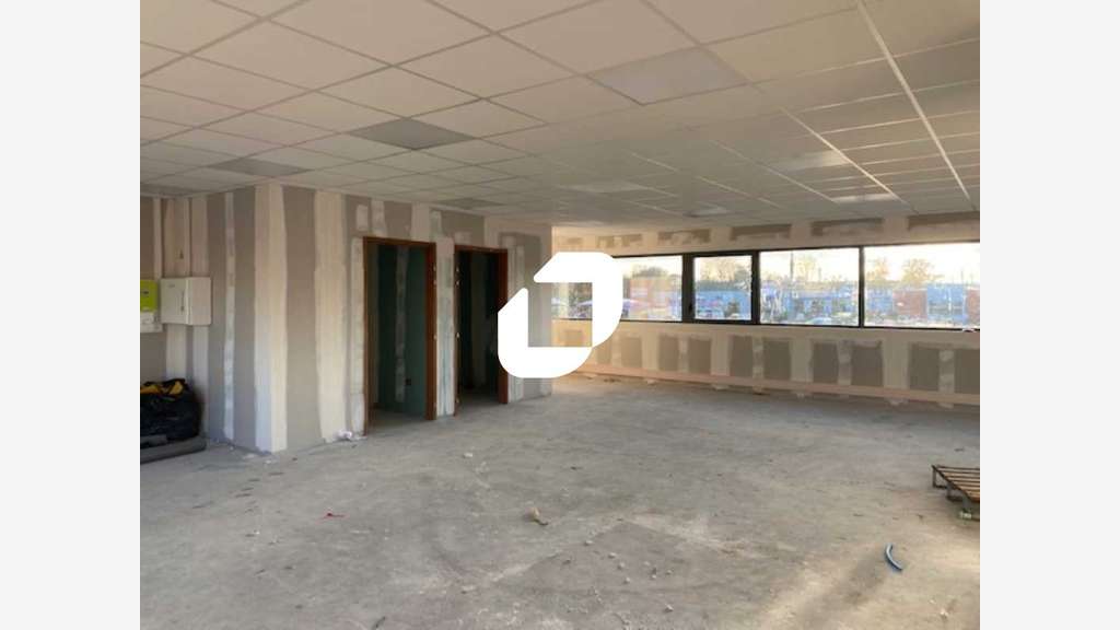 A louer Bureaux 154m² Saint ouen l'aumone