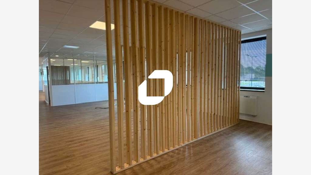 A louer Bureaux 677m² Saint ouen l'aumone