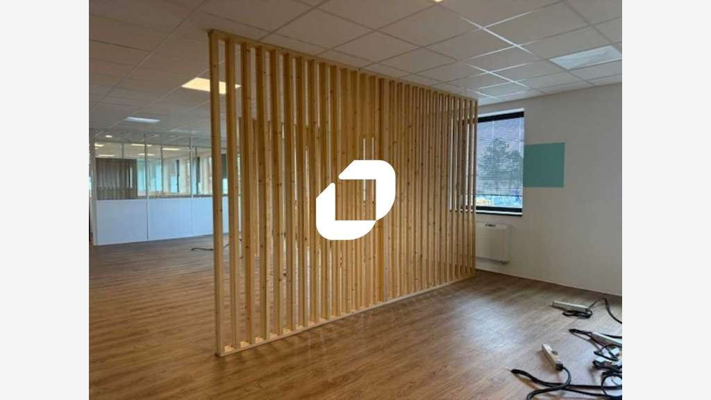 A louer Bureaux 677m² Saint ouen l'aumone