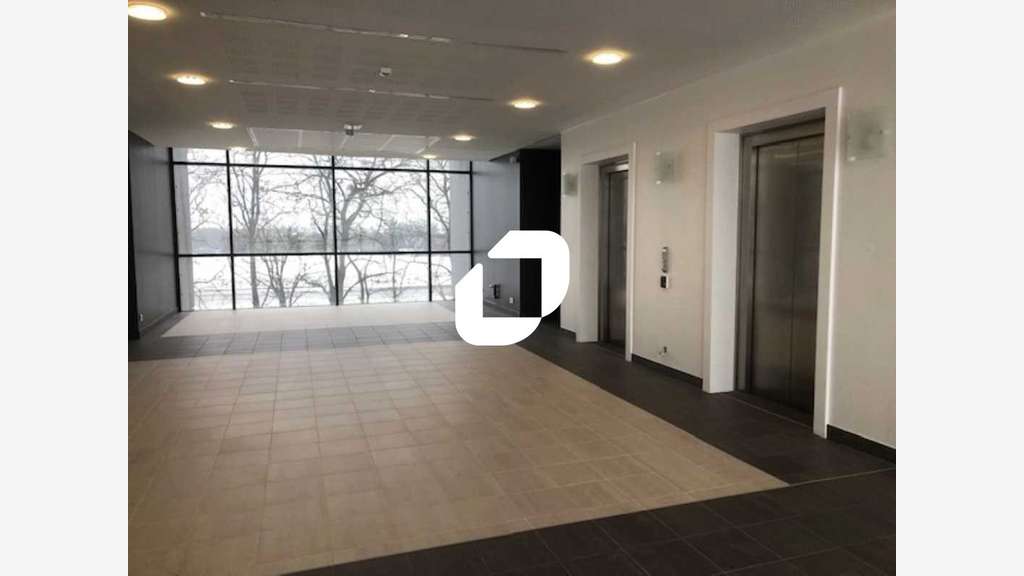 A louer Bureaux 2703m² Saint ouen l'aumone