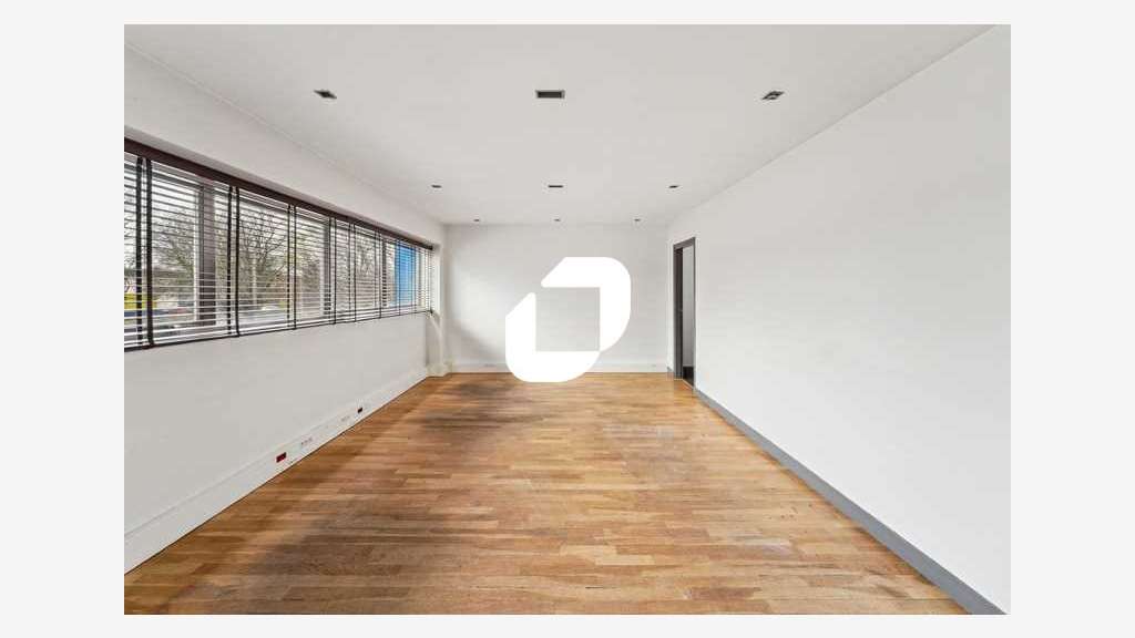 A louer Bureaux 262m² Saint ouen l'aumone