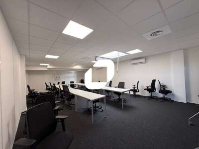 A louer Bureaux 785m² Saint ouen l'aumone