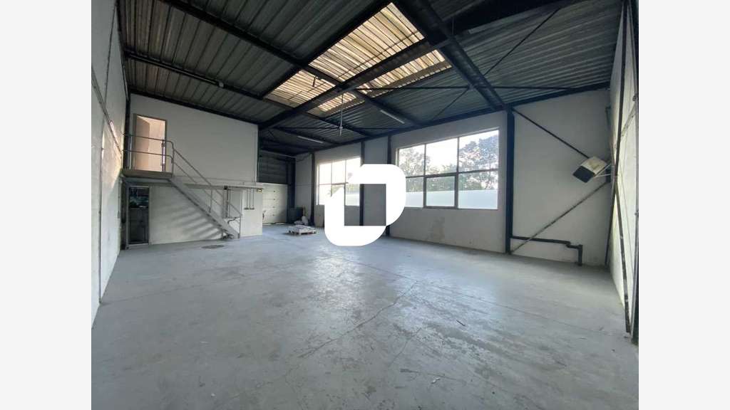 A louer Bureaux 195m² Saint ouen l'aumone