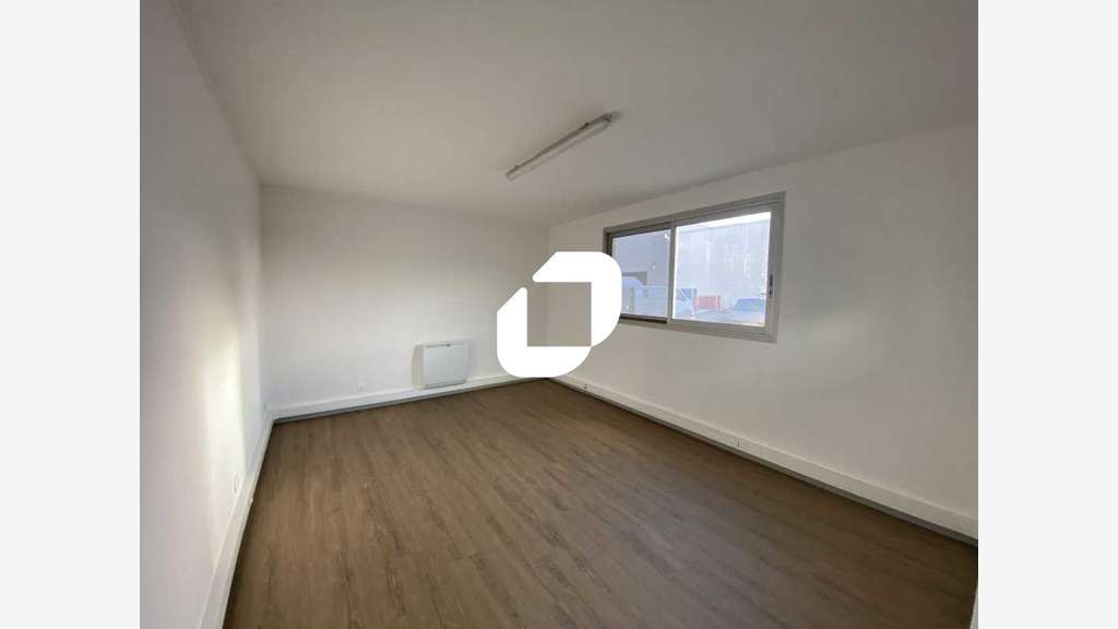 A louer Bureaux 195m² Saint ouen l'aumone