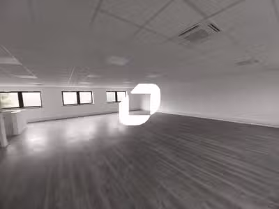 A louer Bureaux 613m² Saint ouen l'aumone