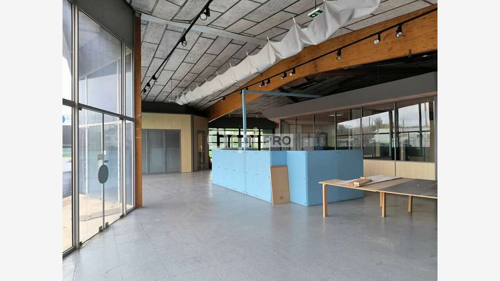 A louer bureaux 600m² proche A20 Brive Ouest