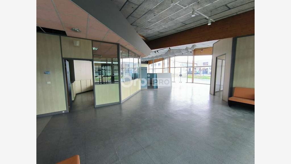 A louer bureaux 600m² proche A20 Brive Ouest