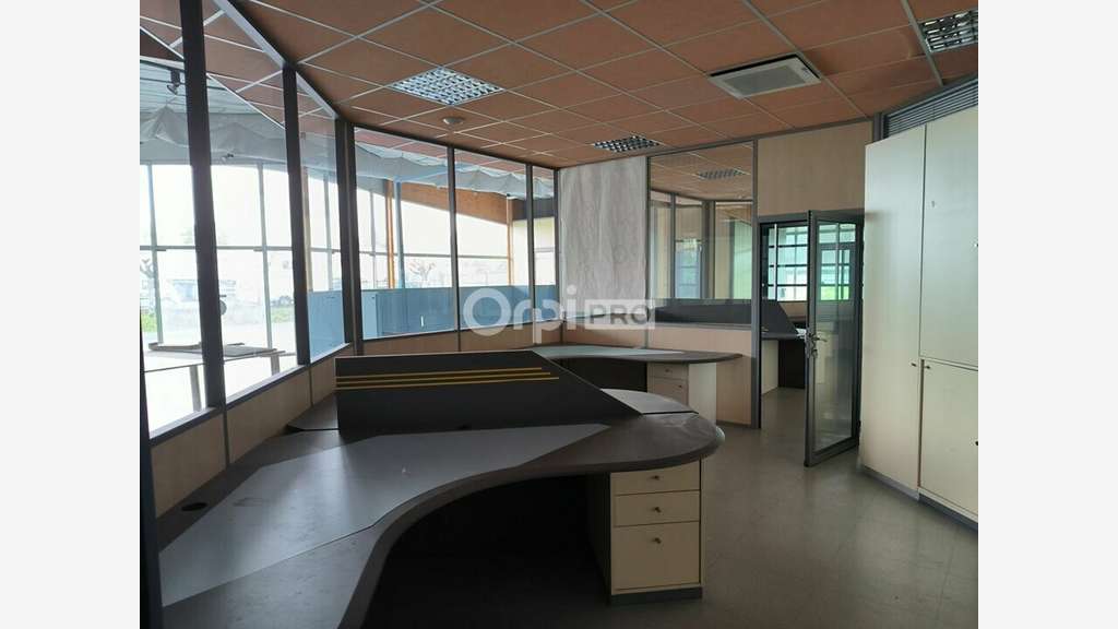 A louer bureaux 600m² proche A20 Brive Ouest