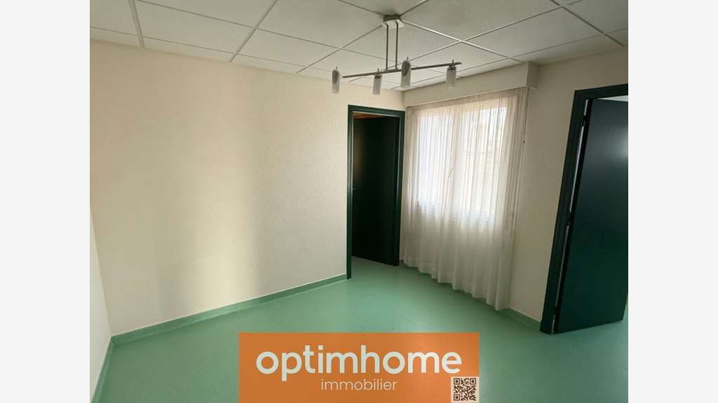 Bureau 51m² à louer à Saint-Pantaléon-de-Larche