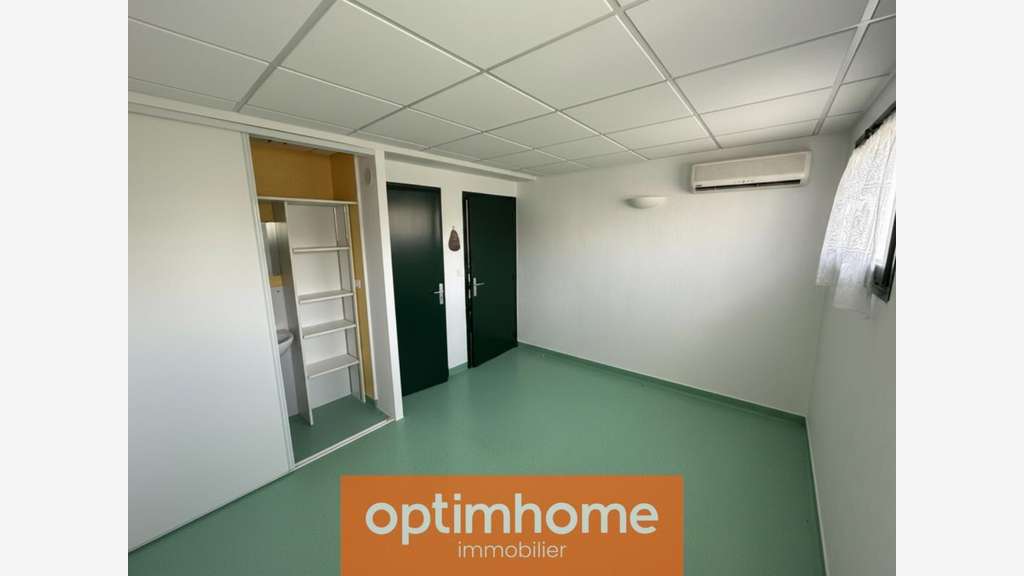 Bureau 51m² à louer à Saint-Pantaléon-de-Larche