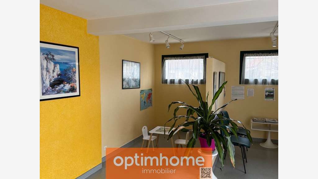 Bureau 51m² à louer à Saint-Pantaléon-de-Larche