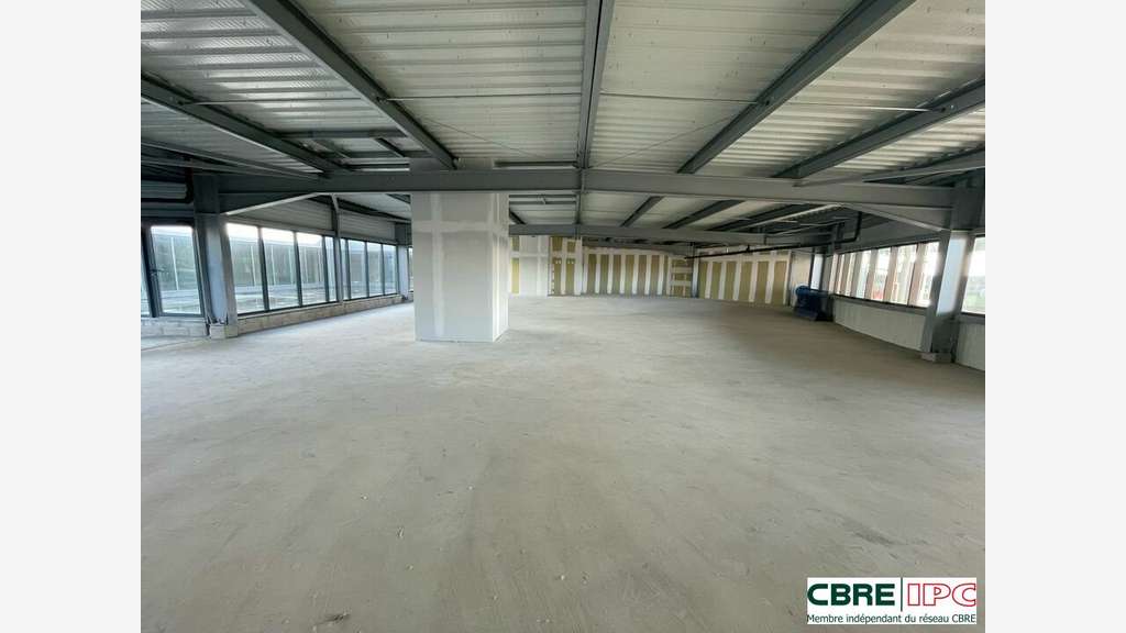 Location bureaux 450 et 600 m² Zone Grand Mail 2
