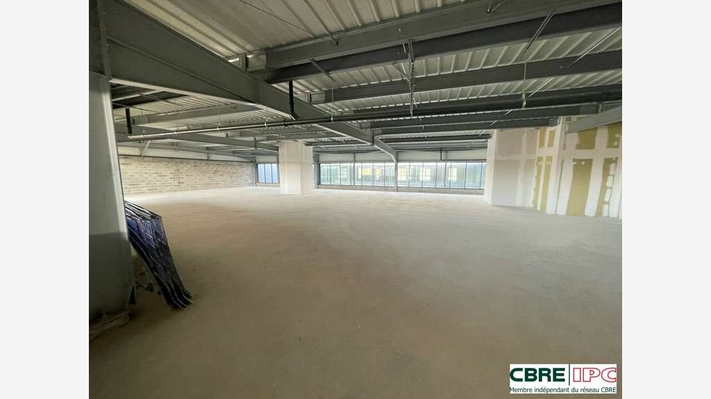 Location bureaux 450 et 600 m² Zone Grand Mail 2