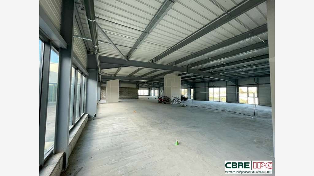 Location bureaux 450 et 600 m² Zone Grand Mail 2