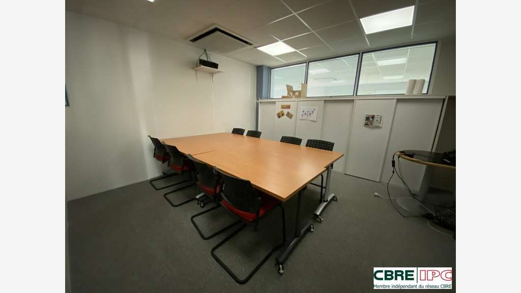 Location bureau de 752m² St Paul les Dax Christus