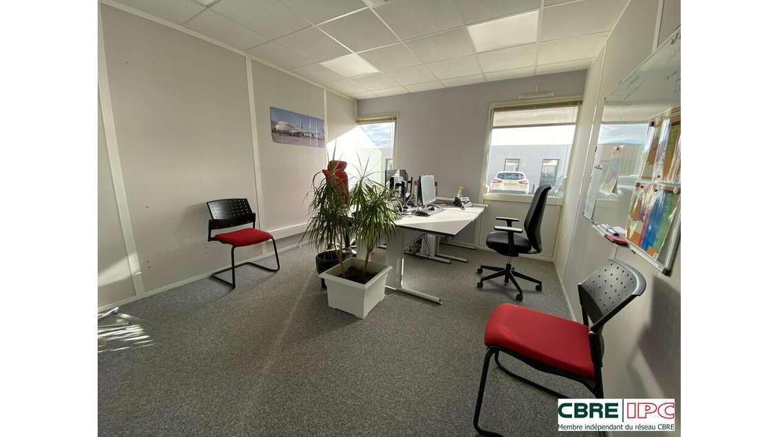 Location bureau de 752m² St Paul les Dax Christus 