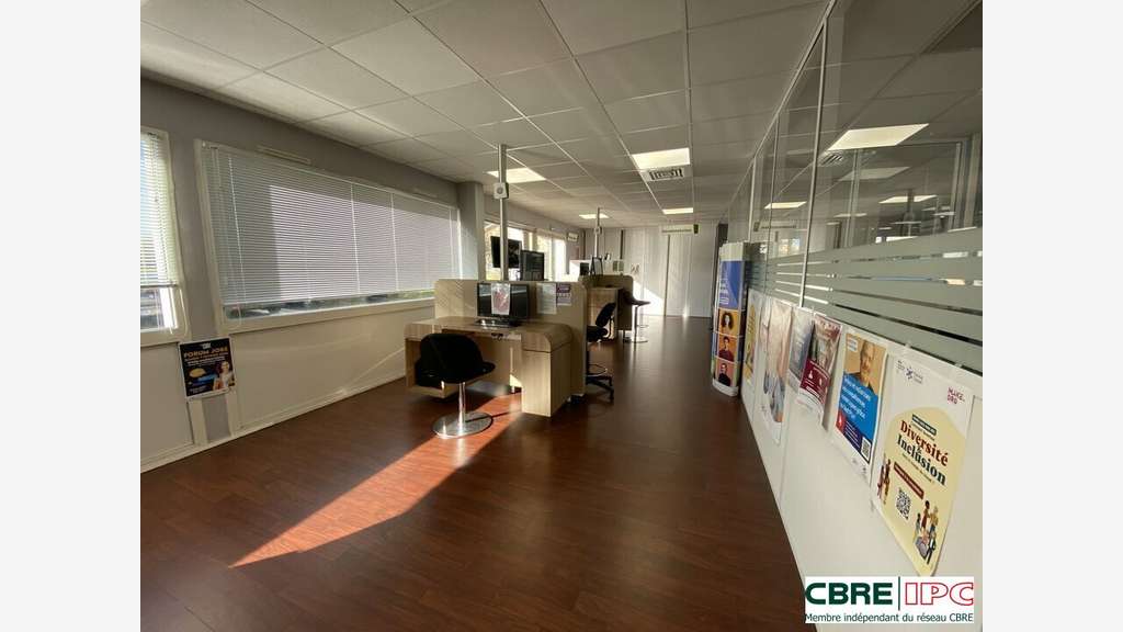 Location bureau de 752m² St Paul les Dax Christus