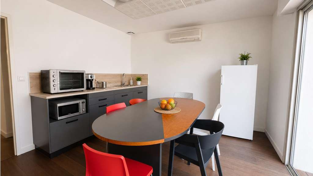 Loue local professionnel 100m² à St-Paul-lès-Dax