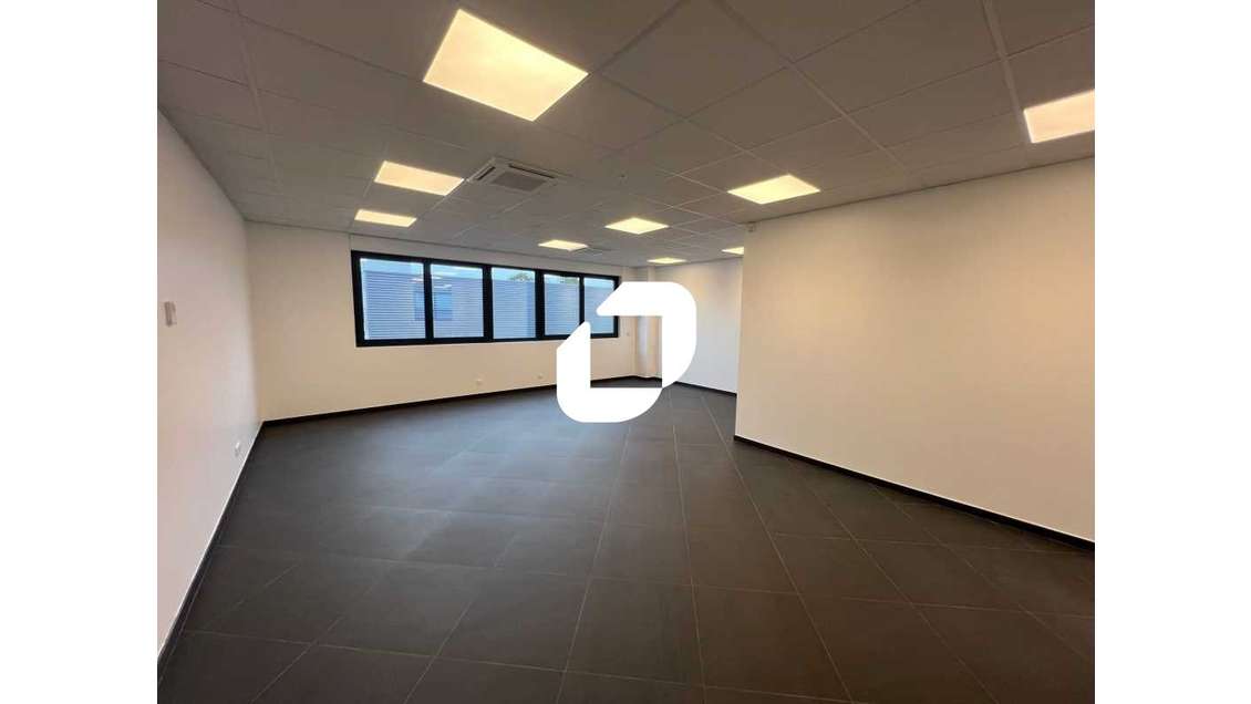 A louer Bureaux 140m² Saint pierre du perray