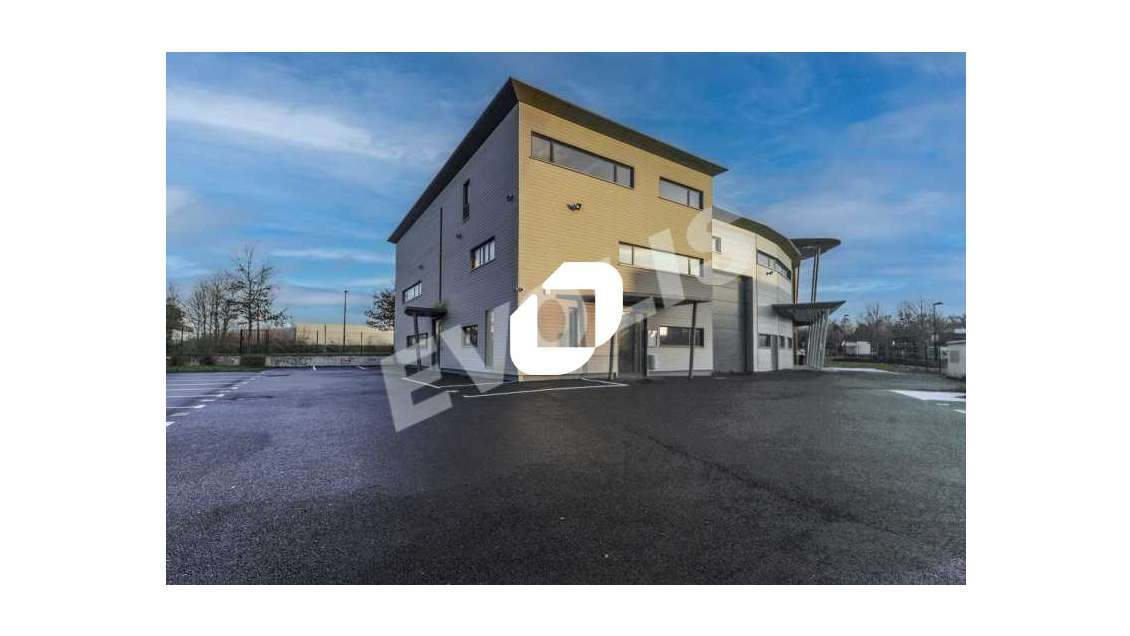 A louer Bureaux 100m² Saint pierre du perray