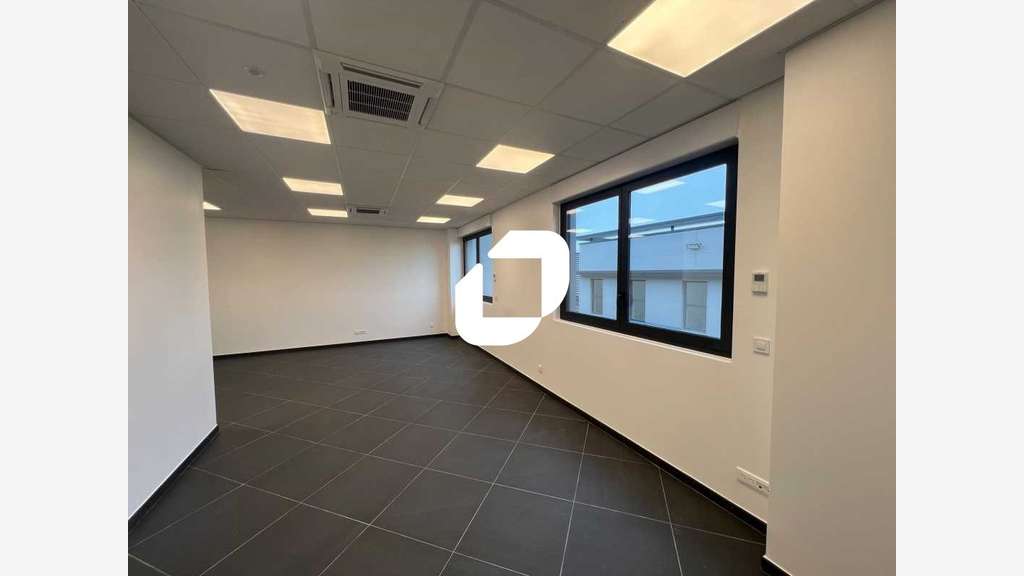 A louer Bureaux 140m² Saint pierre du perray