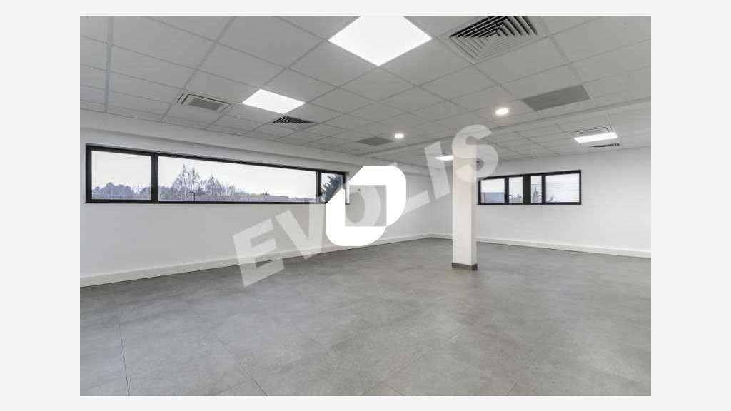 A louer Bureaux 140m² Saint pierre du perray