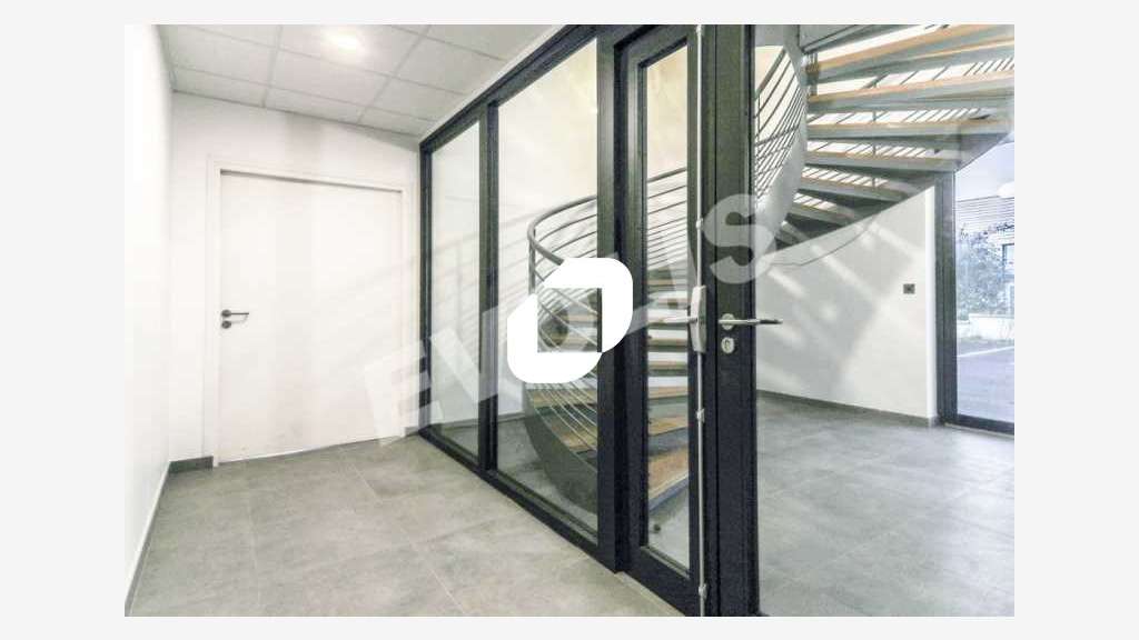 A louer Bureaux 140m² Saint pierre du perray