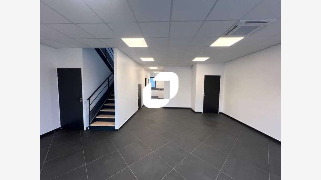 A louer Bureaux 140m² Saint pierre du perray