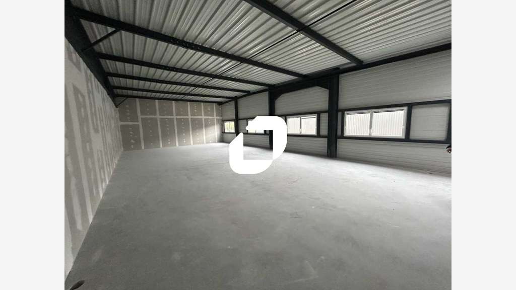 A louer Bureaux 150m² Saint pierre du perray