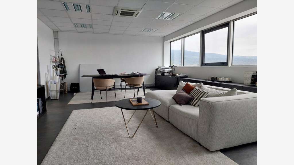 Bureaux 53m² à louer à Saint-Pierre-en-Faucigny