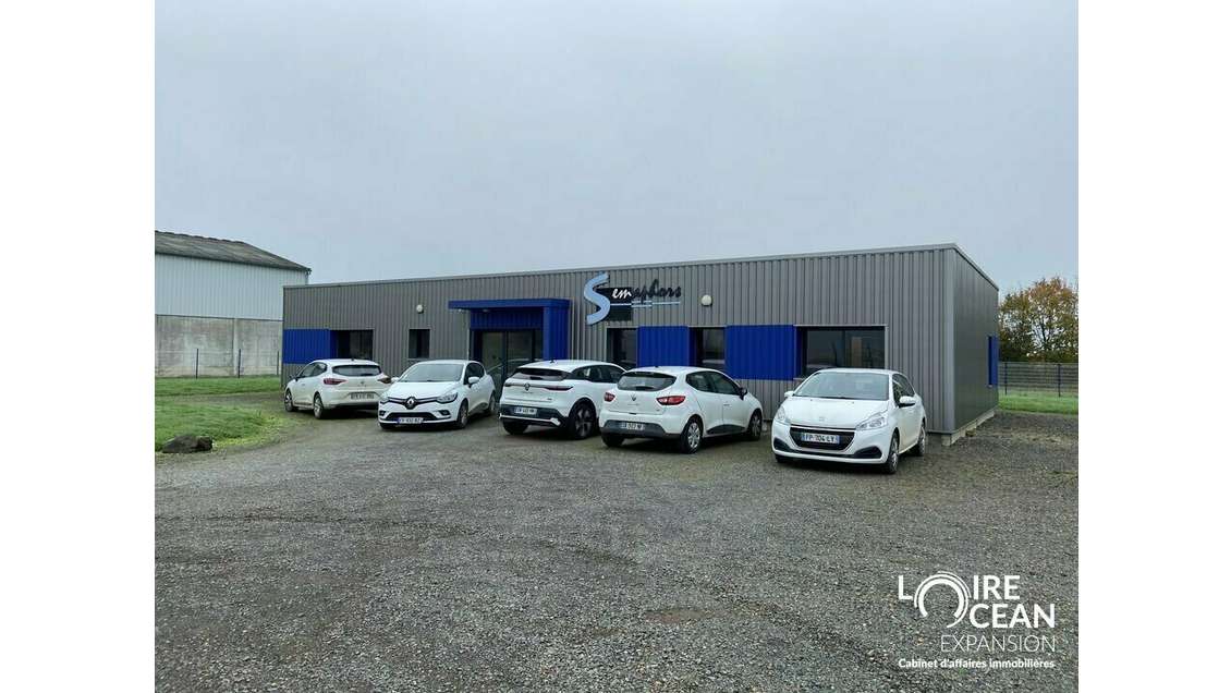 Bureaux 200m² à louer à Saint-Pierre-Montlimart