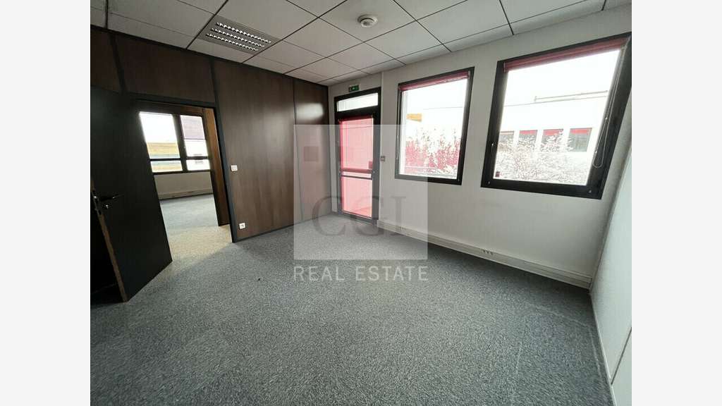 A louer bureaux 165m² R+2 dans l'Est Lyonnais