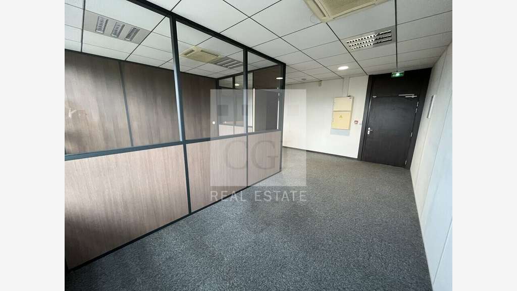 A louer bureaux 165m² R+2 dans l'Est Lyonnais
